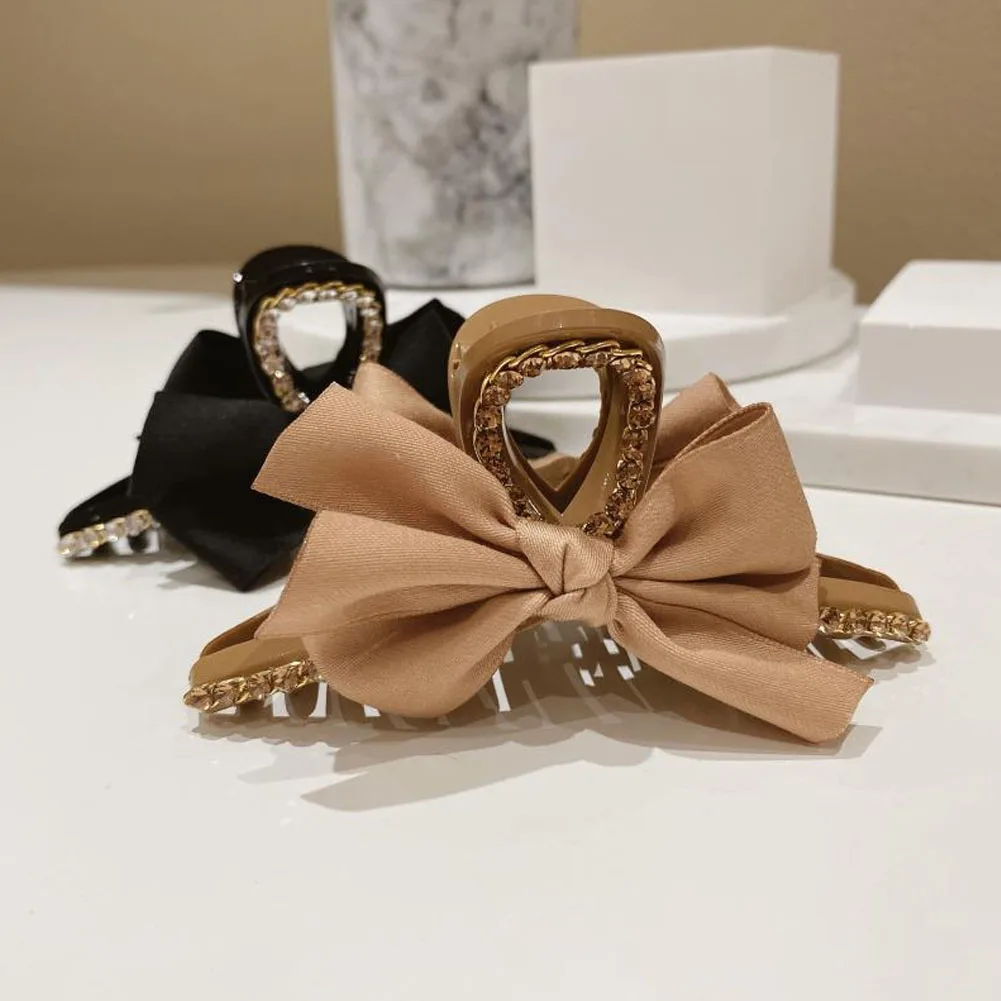 Bowknot Ribbon Hair Claws Women Vintage Elegant Hair Accessories Plastic Grab Clip Hair Clip Shark Clip On the Back of the Head
Bowknot Ribbon Hair Claws Women Vintage Elegant Hair Accessories Plastic Grab Clip Hair Clip Shark Clip On the Back of the Head