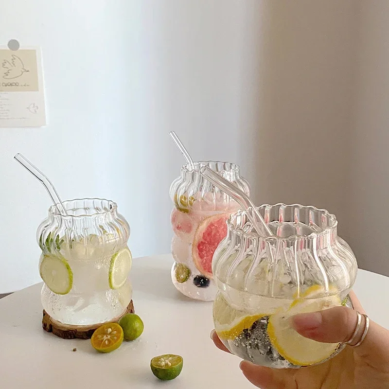 Transparant Glass Cup Creative Wave Shape Glass Cup Cold Coffee Juice Milk Tea Drinkware Dining Bar Whisky Striped Water Cup
Transparant Glass Cup Creative Wave Shape Glass Cup Cold Coffee Juice Milk Tea Drinkware Dining Bar Whisky Striped Water Cup