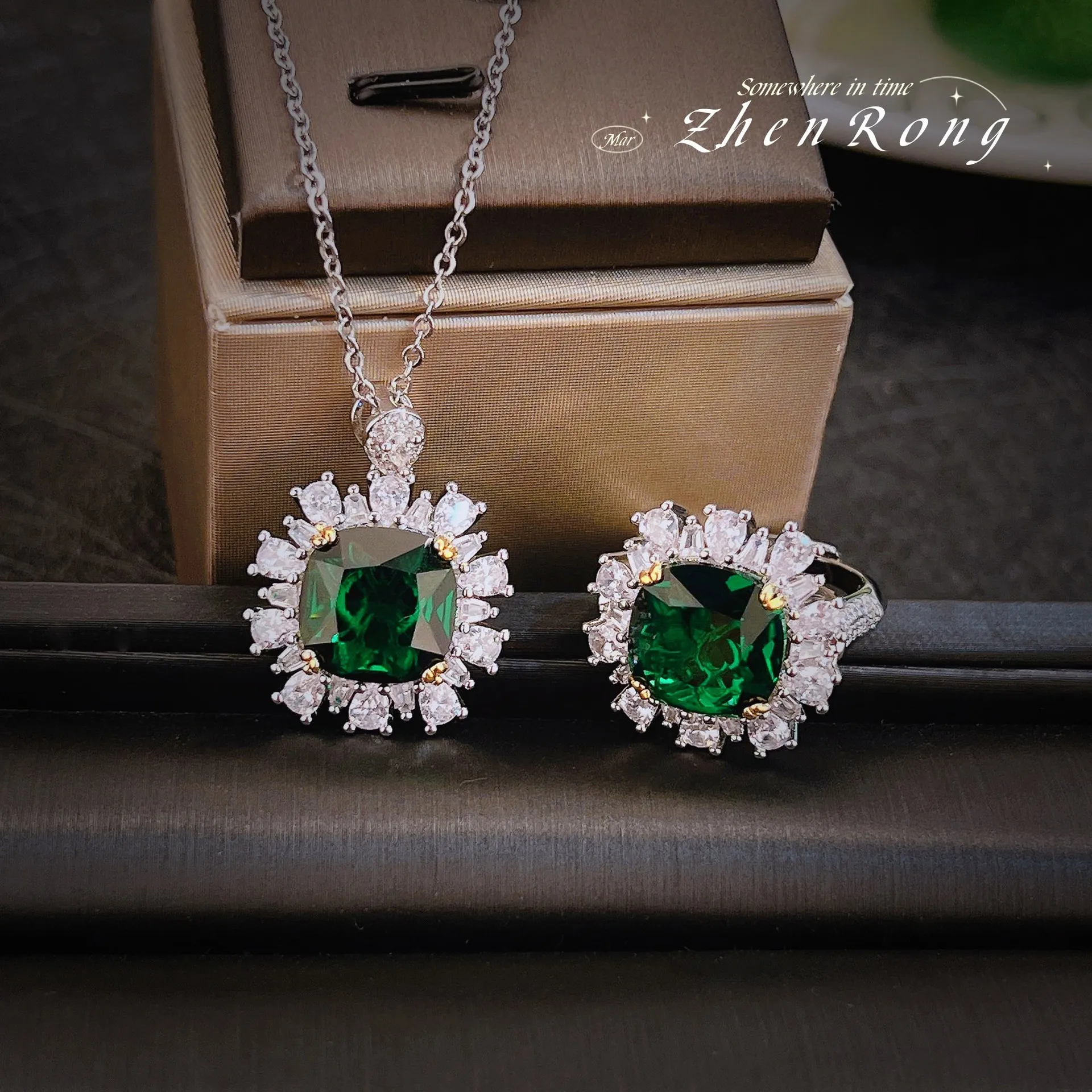 Upscale Temperament S925 Silver Full of Shiny Cubic Zirconia Carved Flower Jewelry Sets for Women Female Hot Sale Jewelry Gift
Upscale Temperament S925 Silver Full of Shiny Cubic Zirconia Carved Flower Jewelry Sets for Women Female Hot Sale Jewelry Gift