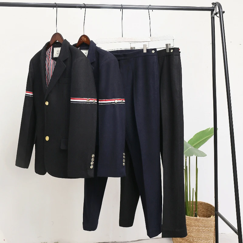 Autumn and winter thick woolen suit suit men's plus size suit jacket Korean version TB suit two-piece woolen top
Autumn and winter thick woolen suit suit men's plus size suit jacket Korean version TB suit two-piece woolen top