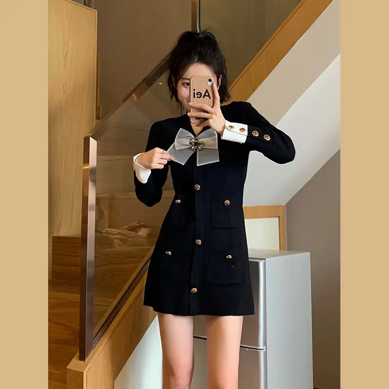 Women Design Elegant Bow Knitted Dress 2023 Korean Long Sleeve Vintage Single Breasted Slim Dresses Autumn Bodycon Sweater Dress
Women Design Elegant Bow Knitted Dress 2023 Korean Long Sleeve Vintage Single Breasted Slim Dresses Autumn Bodycon Sweater Dress