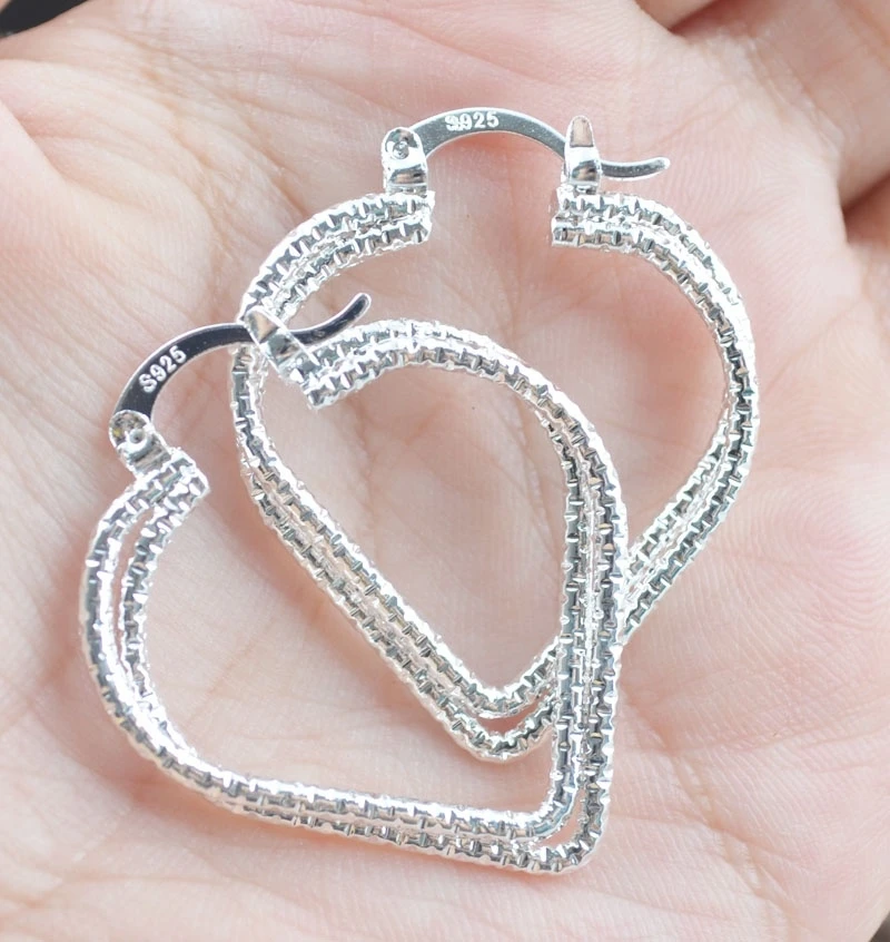 ANGLANG Hiphop Stylish Heart Shape Hoop Earrings Gold&Silver Color Available Women Earrings Punk Girls Hyperbole Wholesale
ANGLANG Hiphop Stylish Heart Shape Hoop Earrings Gold&Silver Color Available Women Earrings Punk Girls Hyperbole Wholesale