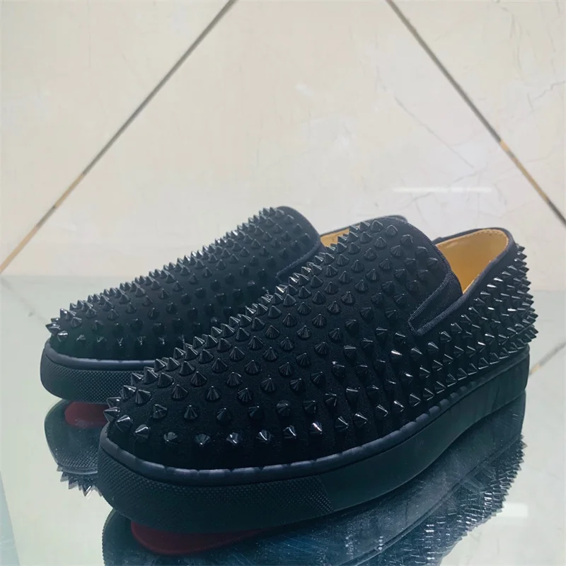 Роскошные дизайнерские черные кожаные туфли с низким вырезом и заклепками на красной подошве для мужчин, повседневные лоферы на плоской по...
Роскошные дизайнерские черные кожаные туфли с низким вырезом и заклепками на красной подошве для мужчин, повседневные лоферы на плоской по...