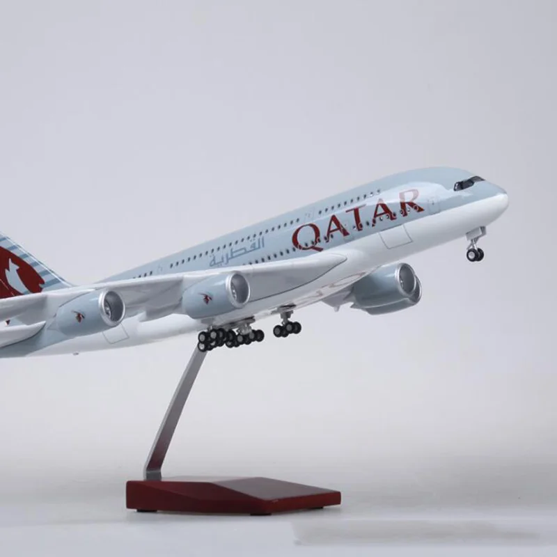 Модель A380 из литой смолы в масштабе 50,5 см, авиакомпания Катар, самолёт с быстрой коллекцией колес для украшения взрослого дисплея, масштаб 1/160
Модель A380 из литой смолы в масштабе 50,5 см, авиакомпания Катар, самолёт с быстрой коллекцией колес для украшения взрослого дисплея, масштаб 1/160