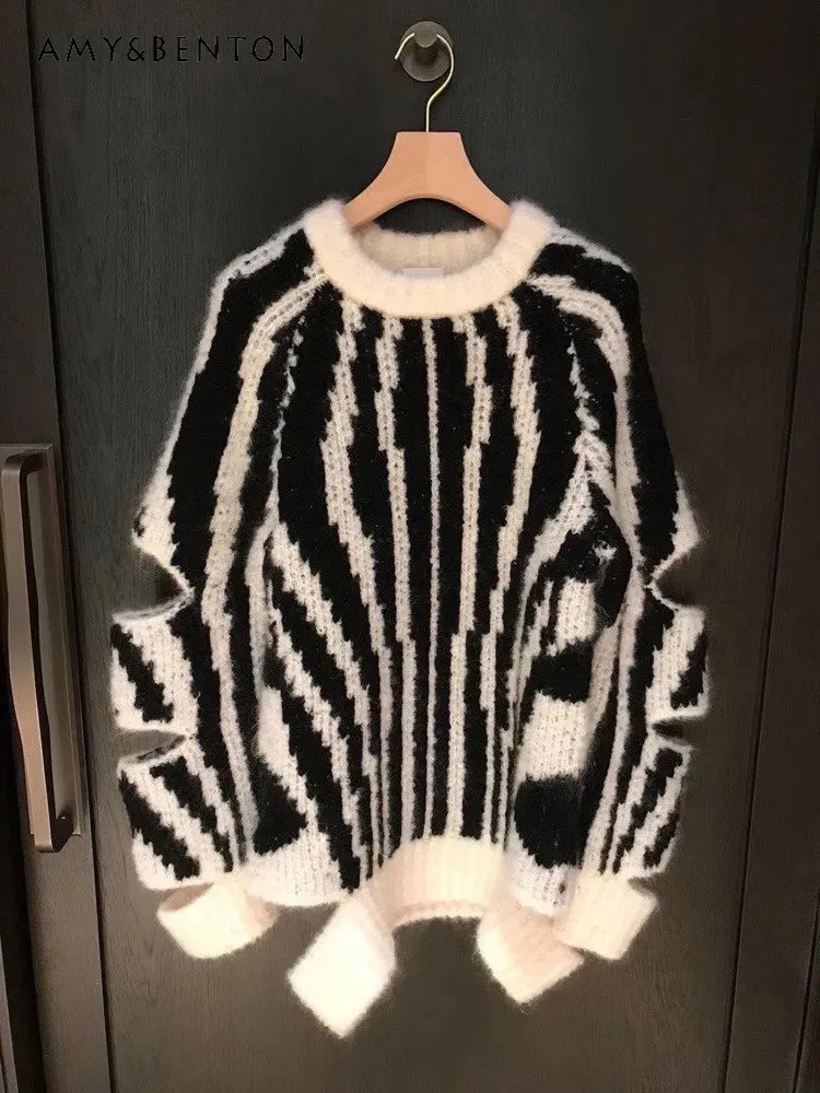 French Minority 2023 Autumn and Winter New Wool Idle Style Zebra Striped Hollow Long Sleeve Sweater Women's Fashion Ins Pullover
French Minority 2023 Autumn and Winter New Wool Idle Style Zebra Striped Hollow Long Sleeve Sweater Women's Fashion Ins Pullover