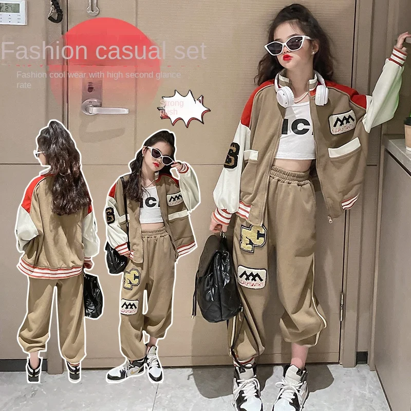 2022 Baseball Uniform Suit Girls Spring and Autumn New Letter Labeling Jacket Big Kids Fashion Casual Two-piece Set
2022 Baseball Uniform Suit Girls Spring and Autumn New Letter Labeling Jacket Big Kids Fashion Casual Two-piece Set