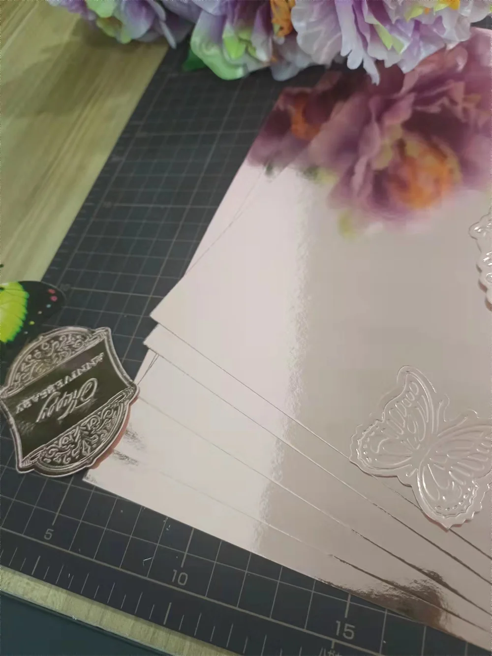 6 Pieces 250gms A4 20cmx30cm, Single -sided Rose Gold Cut Paper for Cutting Dies Matte Foil Cards Gift Decor 2022 New Arrival
6 Pieces 250gms A4 20cmx30cm, Single -sided Rose Gold Cut Paper for Cutting Dies Matte Foil Cards Gift Decor 2022 New Arrival