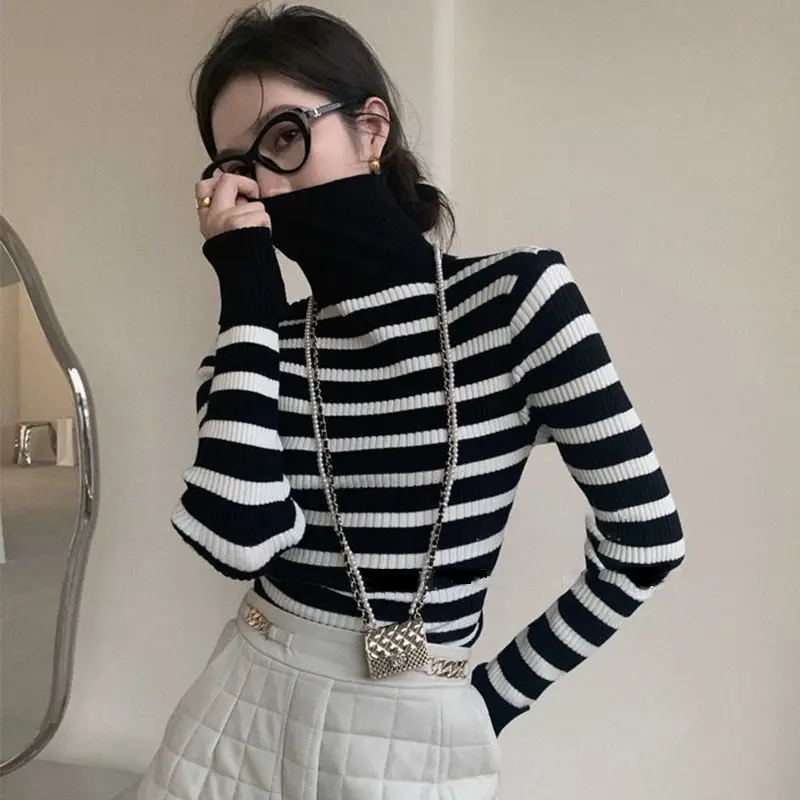 Fleece Thickening Stripe Turtleneck Pullover Sweater Women Korean Basic Warm Streetwear Knitted Sweater Slim Sweater Y07 
Fleece Thickening Stripe Turtleneck Pullover Sweater Women Korean Basic Warm Streetwear Knitted Sweater Slim Sweater Y07