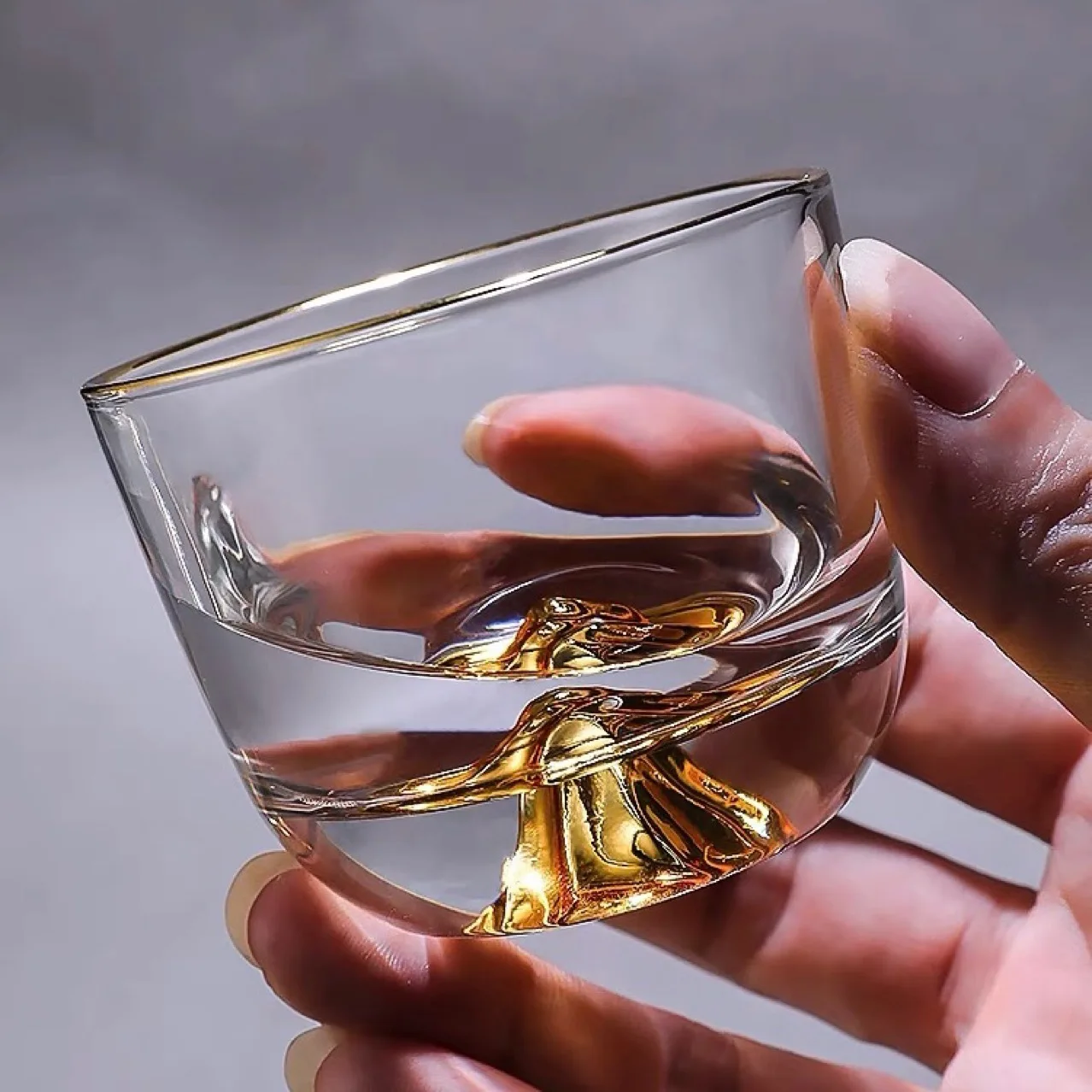 1pc Creative Iceberg Whiskey Glass Bottom Raised Ice Mountain Rock Whisky Tumbler Gift Package Liquor Shot Glasses Kungfu TeaCup
1pc Creative Iceberg Whiskey Glass Bottom Raised Ice Mountain Rock Whisky Tumbler Gift Package Liquor Shot Glasses Kungfu TeaCup
