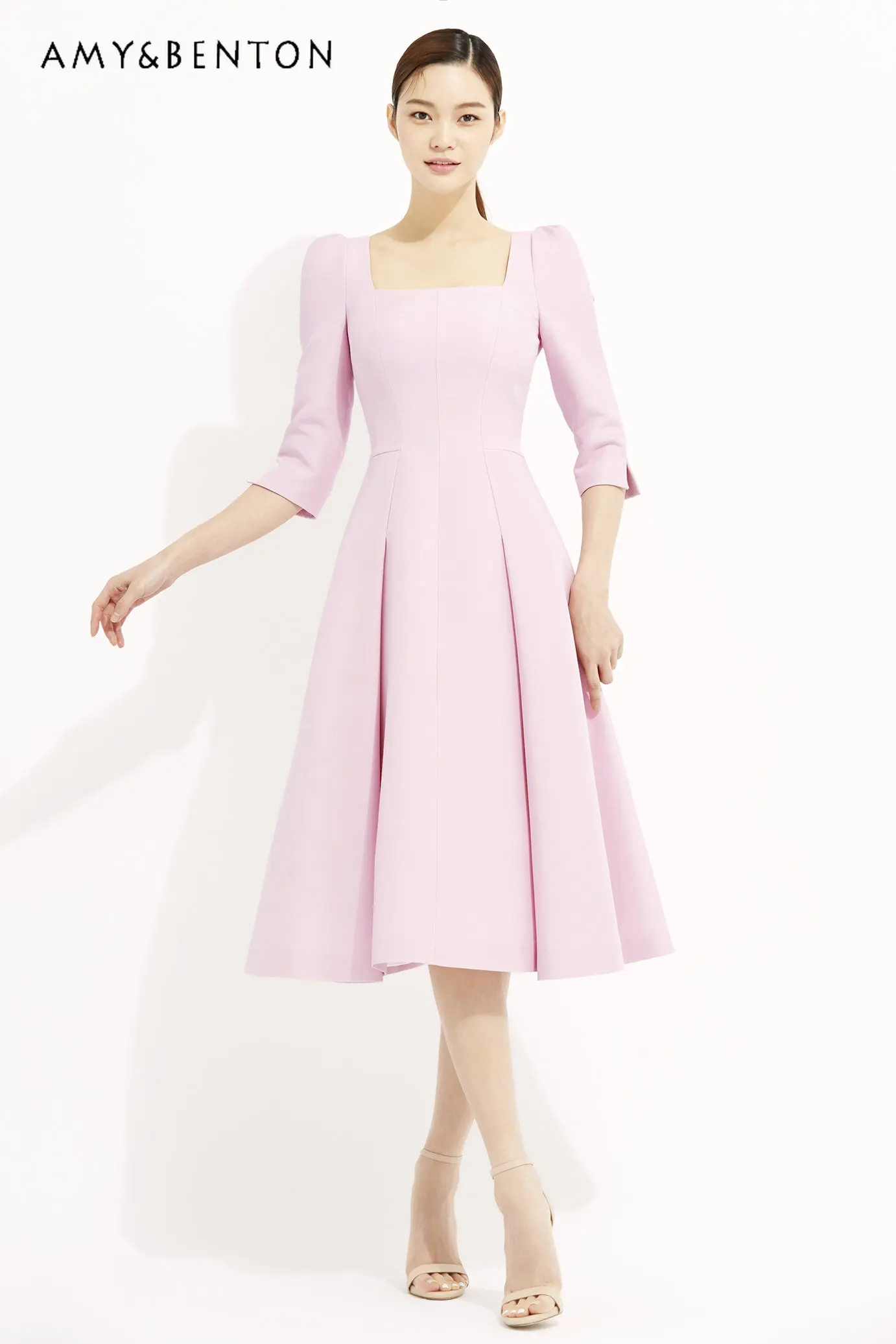 High-End 2023 New Fashion OL A-Line Flare Dress Slim Fit Puff Sleeve Square Collar Dress Women's Spring Autumn Clothes
High-End 2023 New Fashion OL A-Line Flare Dress Slim Fit Puff Sleeve Square Collar Dress Women's Spring Autumn Clothes