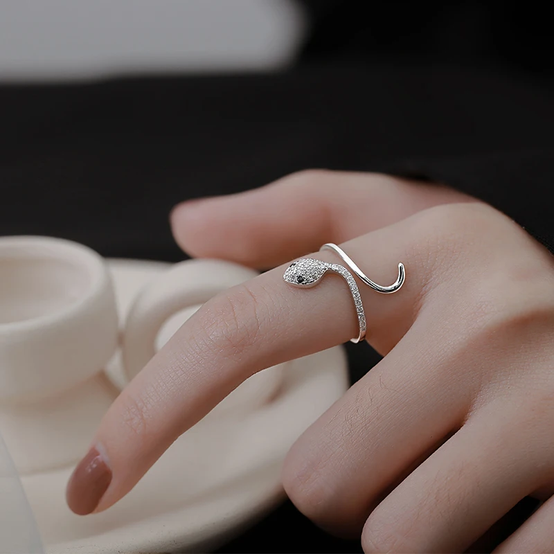 Snake Ring simple Rhinestones Rings 2022 Trend Rings for Women ring open Aesthetic Jewelry Fashion Charm Women's Accessories
Snake Ring simple Rhinestones Rings 2022 Trend Rings for Women ring open Aesthetic Jewelry Fashion Charm Women's Accessories