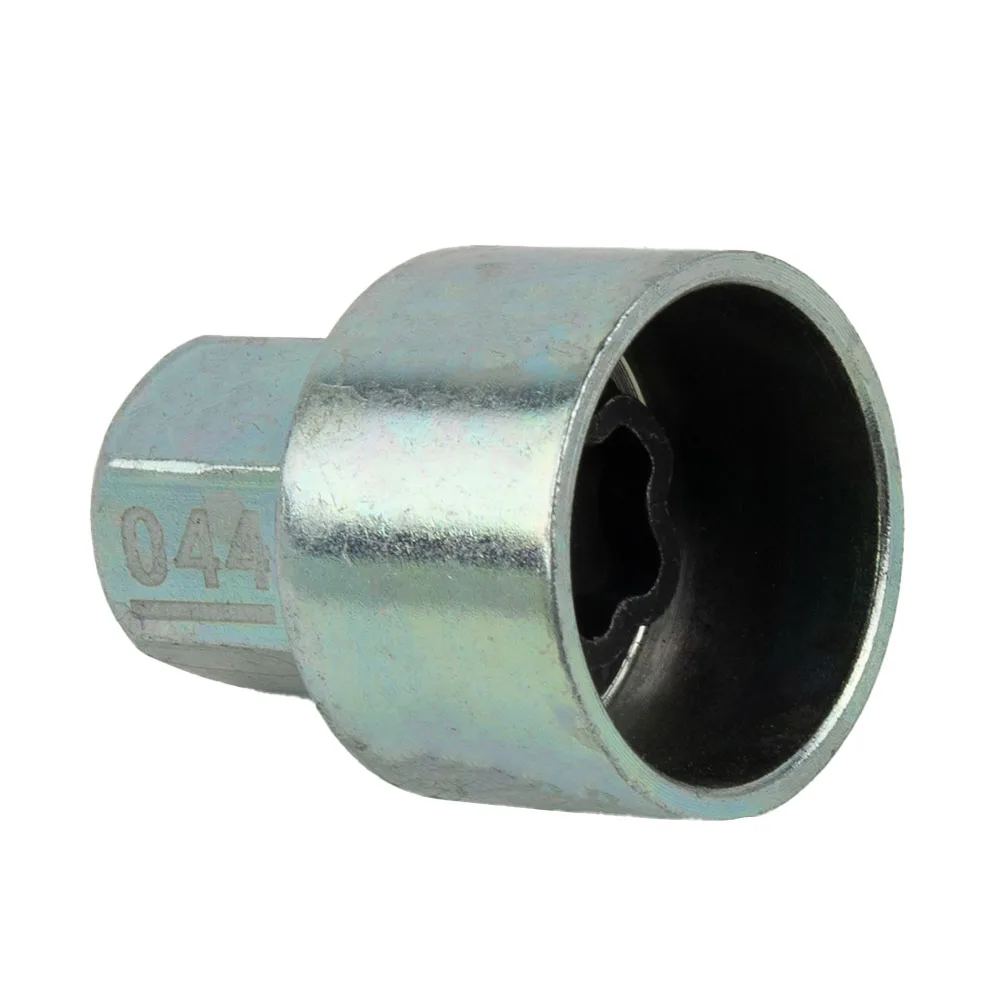 Anti-Theft Screw Wheel Lock For 6 Series F12/F13 For 7 Series F01/F02/F04 Removal Key Socket For 4 Series F32/F34/F36
Anti-Theft Screw Wheel Lock For 6 Series F12/F13 For 7 Series F01/F02/F04 Removal Key Socket For 4 Series F32/F34/F36