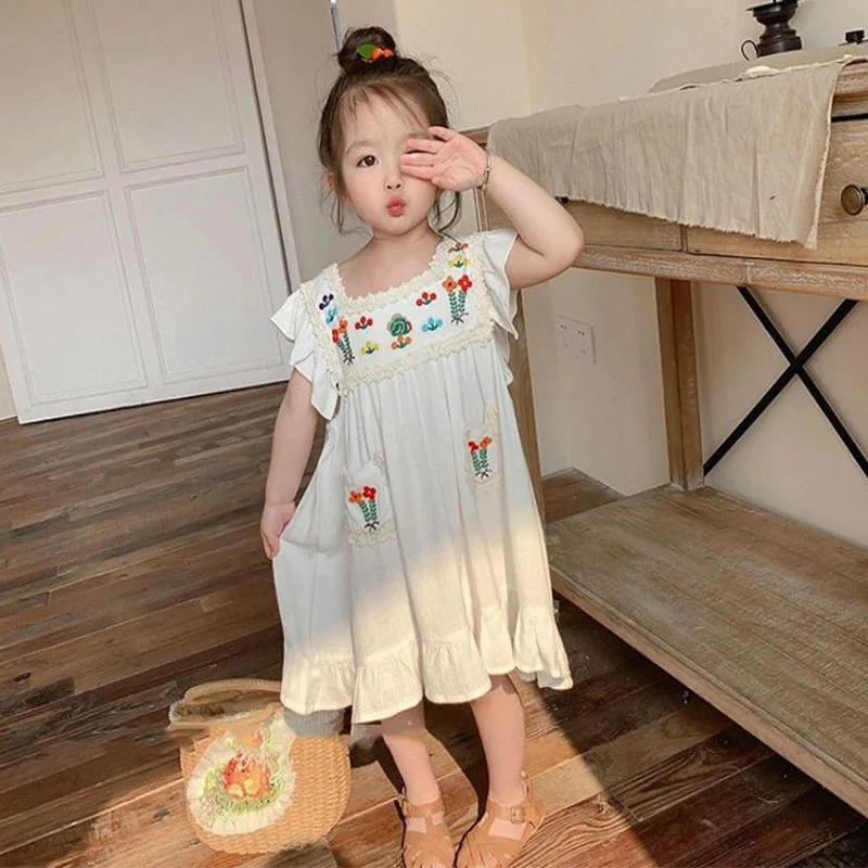 Flowers Baby Girls Cotton Dresses Summer Flower Embroidery Lace Dress Toddler Kids Casual Flying Sleeve Princess Clothes 2-6Y
Flowers Baby Girls Cotton Dresses Summer Flower Embroidery Lace Dress Toddler Kids Casual Flying Sleeve Princess Clothes 2-6Y