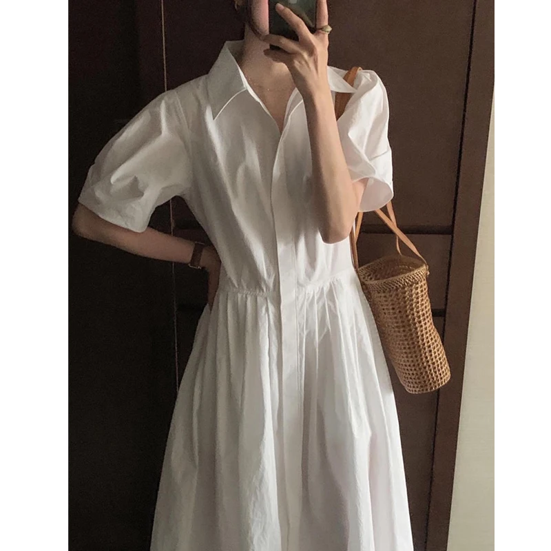 Платье-рубашка с отложным воротником и узким рукавом
Платье-рубашка с отложным воротником и узким рукавом