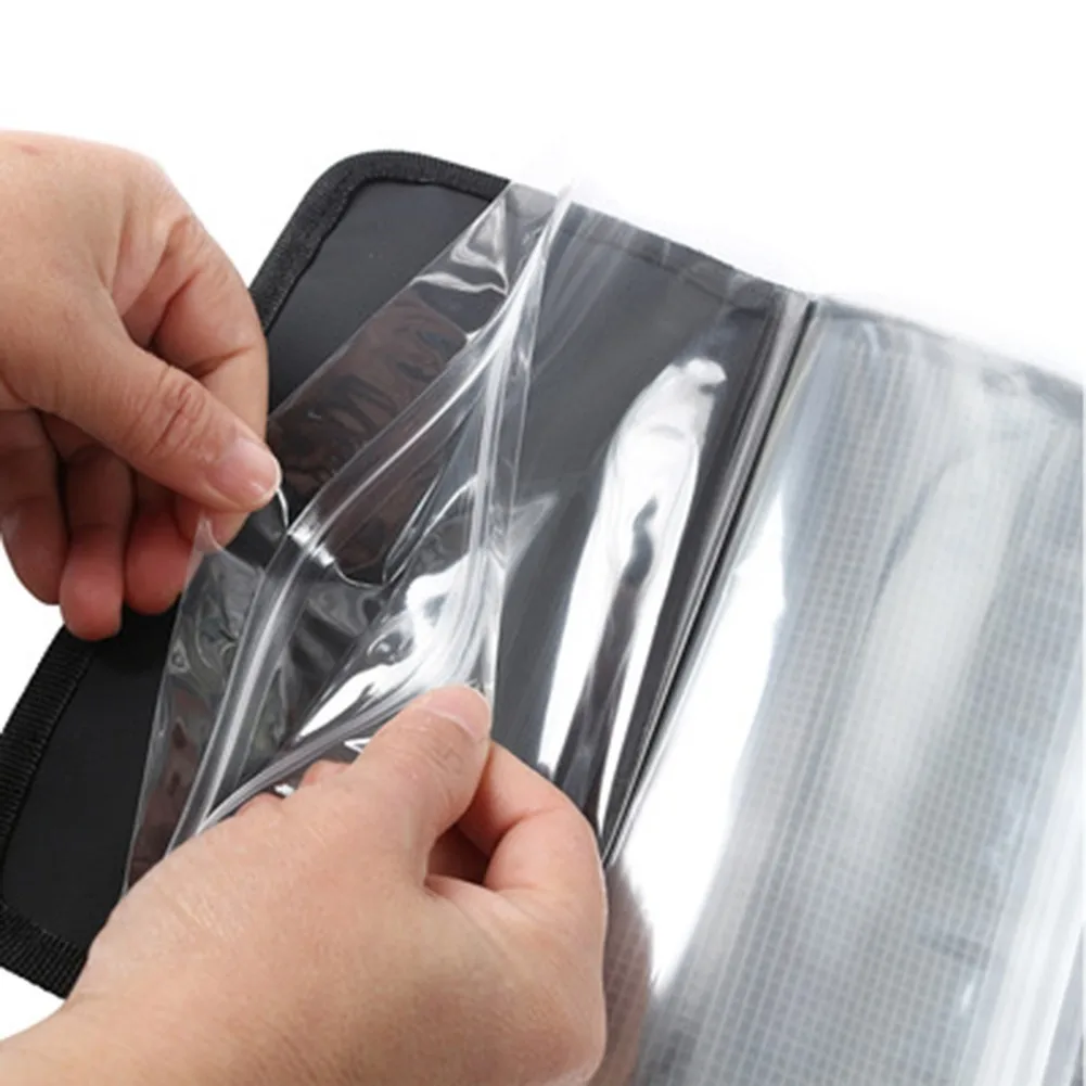 Outdoor Fishing Lure Soft Bait Bag Black Oxford Cloth Waterproof Portable Foldable Transparent PVC Fishing Bait Worm Bag
Outdoor Fishing Lure Soft Bait Bag Black Oxford Cloth Waterproof Portable Foldable Transparent PVC Fishing Bait Worm Bag
