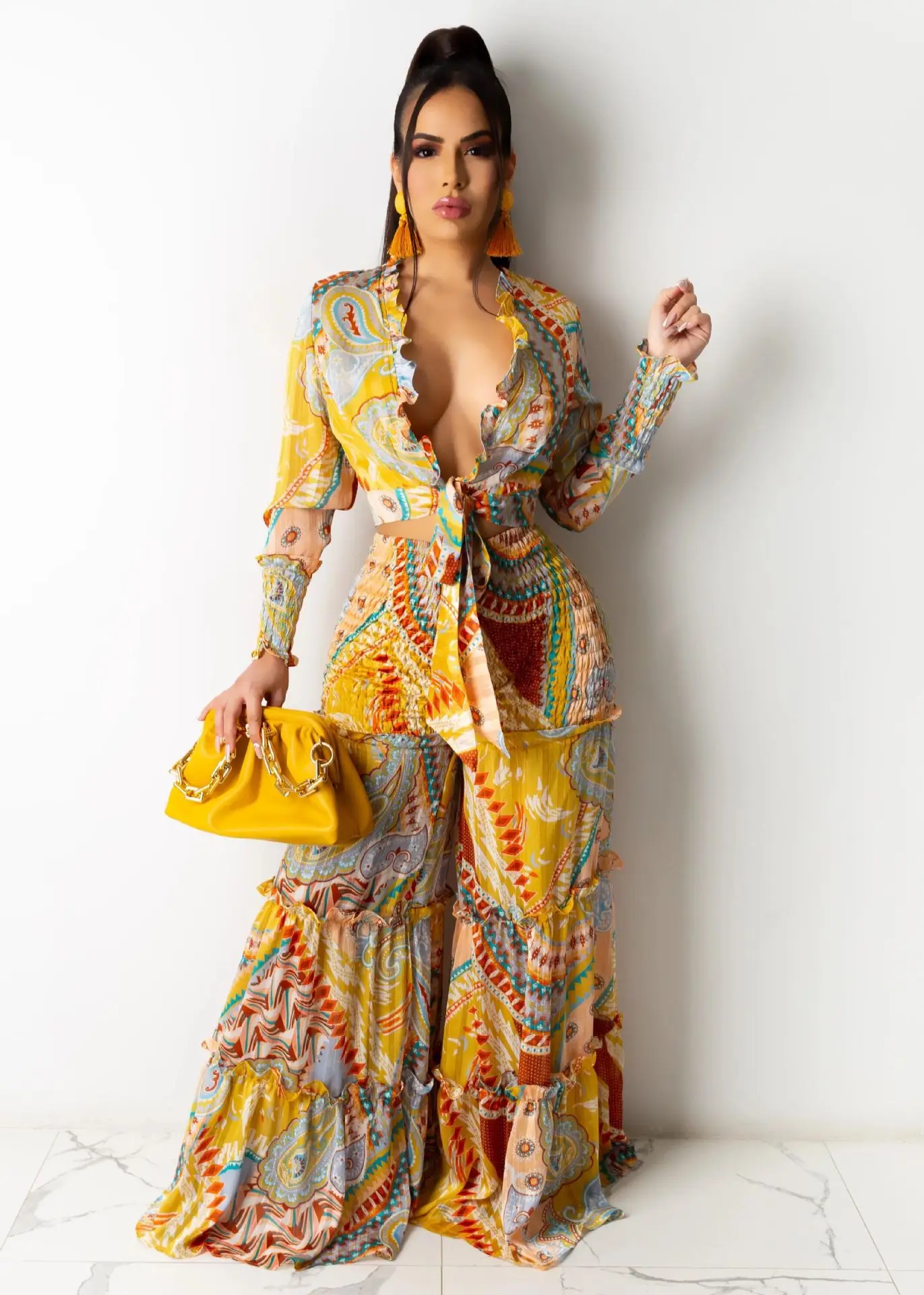 2021 New Arrival Famous Brand 2 pcs Women Set Luxury Print V-neck Long Sleeve Blouse and Long Pants Summer Casual Outfits
2021 New Arrival Famous Brand 2 pcs Women Set Luxury Print V-neck Long Sleeve Blouse and Long Pants Summer Casual Outfits