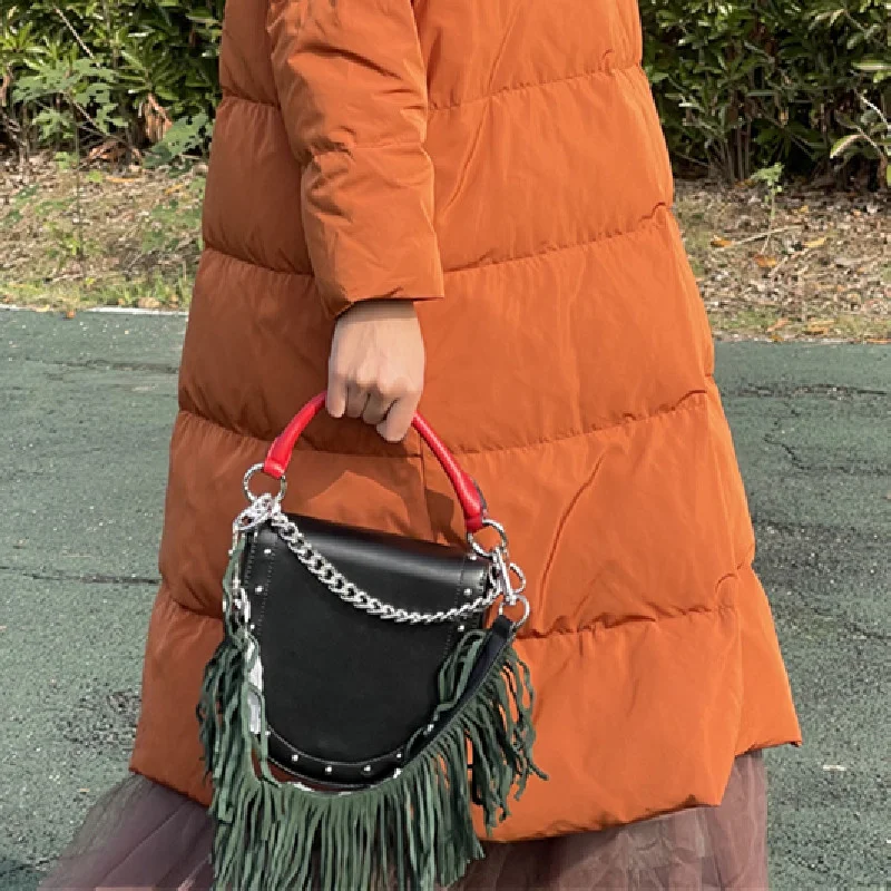 Fashion Saddle Bag New tassels Shoulder Bags for Women 2022 High Quality Solid PU Leather Crossbody Female Luxury Messenger Bag
Fashion Saddle Bag New tassels Shoulder Bags for Women 2022 High Quality Solid PU Leather Crossbody Female Luxury Messenger Bag
