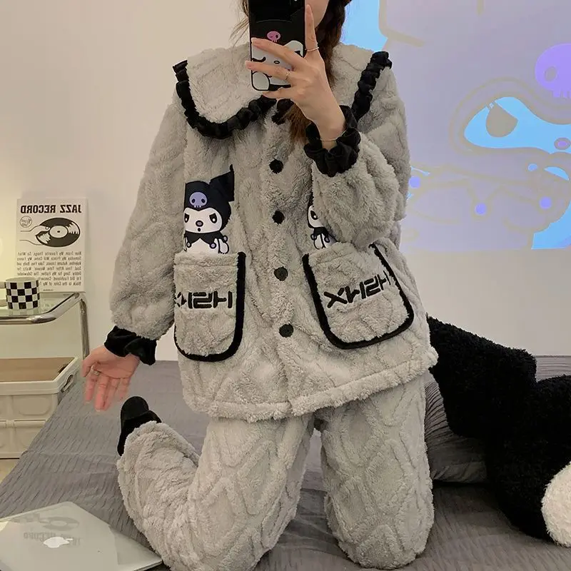 Japanese Sanrio Kuromi Winter Cartoon Cute Coral Fleece Pajamas Kawaii Anime Keep Warm Cardigan Home Wear Set for Girls Gifts
Japanese Sanrio Kuromi Winter Cartoon Cute Coral Fleece Pajamas Kawaii Anime Keep Warm Cardigan Home Wear Set for Girls Gifts