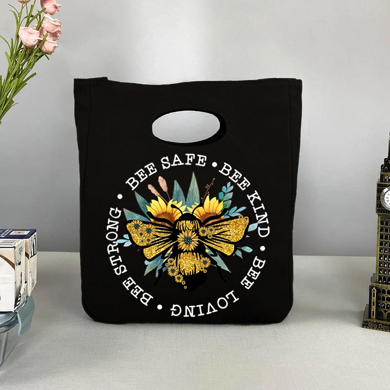 Bee Safe Bee Kind Bee Loving Bee Strong Printed Portable Lunch Bag Thermal Insulated Lunch Totes Cooler Pouch Container Food Bag
Bee Safe Bee Kind Bee Loving Bee Strong Printed Portable Lunch Bag Thermal Insulated Lunch Totes Cooler Pouch Container Food Bag