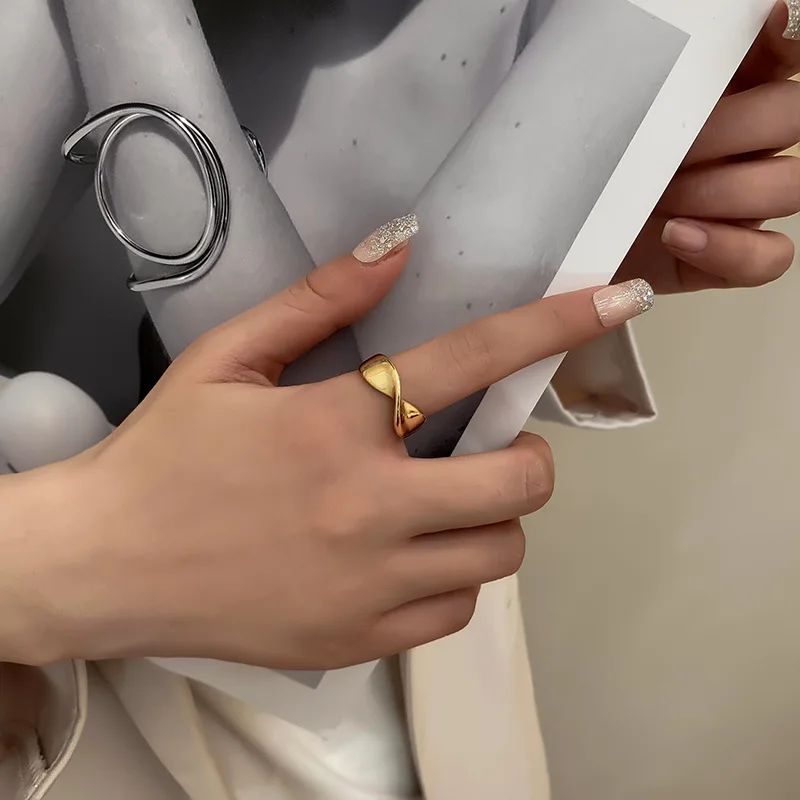 New Rings for Women Bowknot Ring Geometric Gold Women Rings 925 Sterling Silver Rings Party Birthday Wedding Jewelry Wholesale
New Rings for Women Bowknot Ring Geometric Gold Women Rings 925 Sterling Silver Rings Party Birthday Wedding Jewelry Wholesale