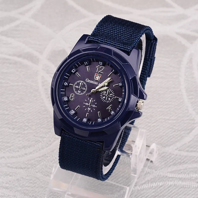 Mannen Army Horloge Nylon Militaire Mannelijke Quartz Horloges Stof Canvas Strap Casual Cool Mannen Sport Ronde Dial Relogios
Mannen Army Horloge Nylon Militaire Mannelijke Quartz Horloges Stof Canvas Strap Casual Cool Mannen Sport Ronde Dial Relogios