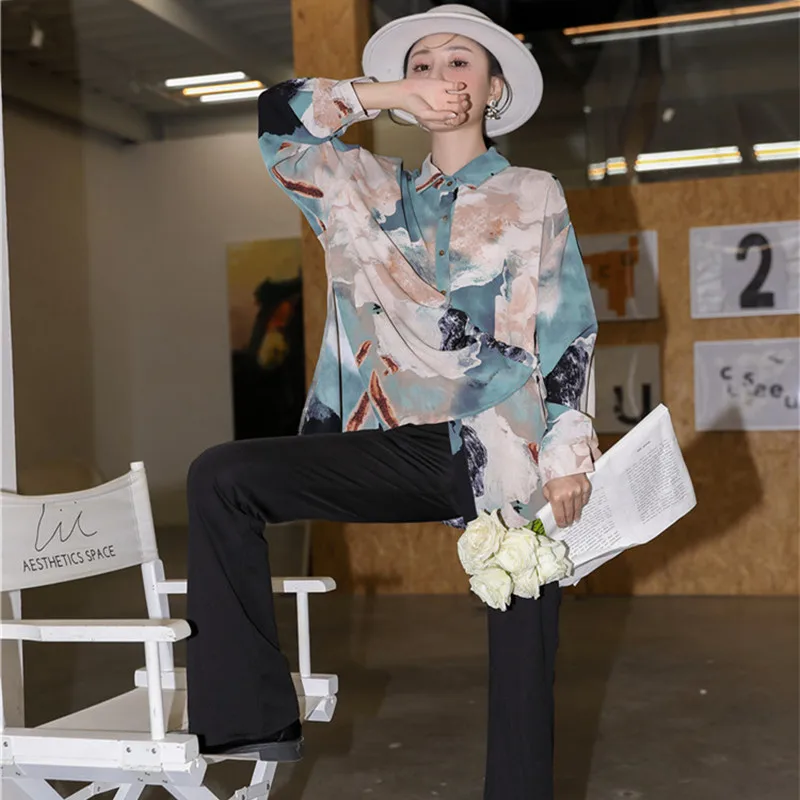 2022 Summer Ladies Tops Arts Style Women Short Sleeve Loose Shirts Cotton Vintage Print V-neck Blouses Femme Blusas
2022 Summer Ladies Tops Arts Style Women Short Sleeve Loose Shirts Cotton Vintage Print V-neck Blouses Femme Blusas