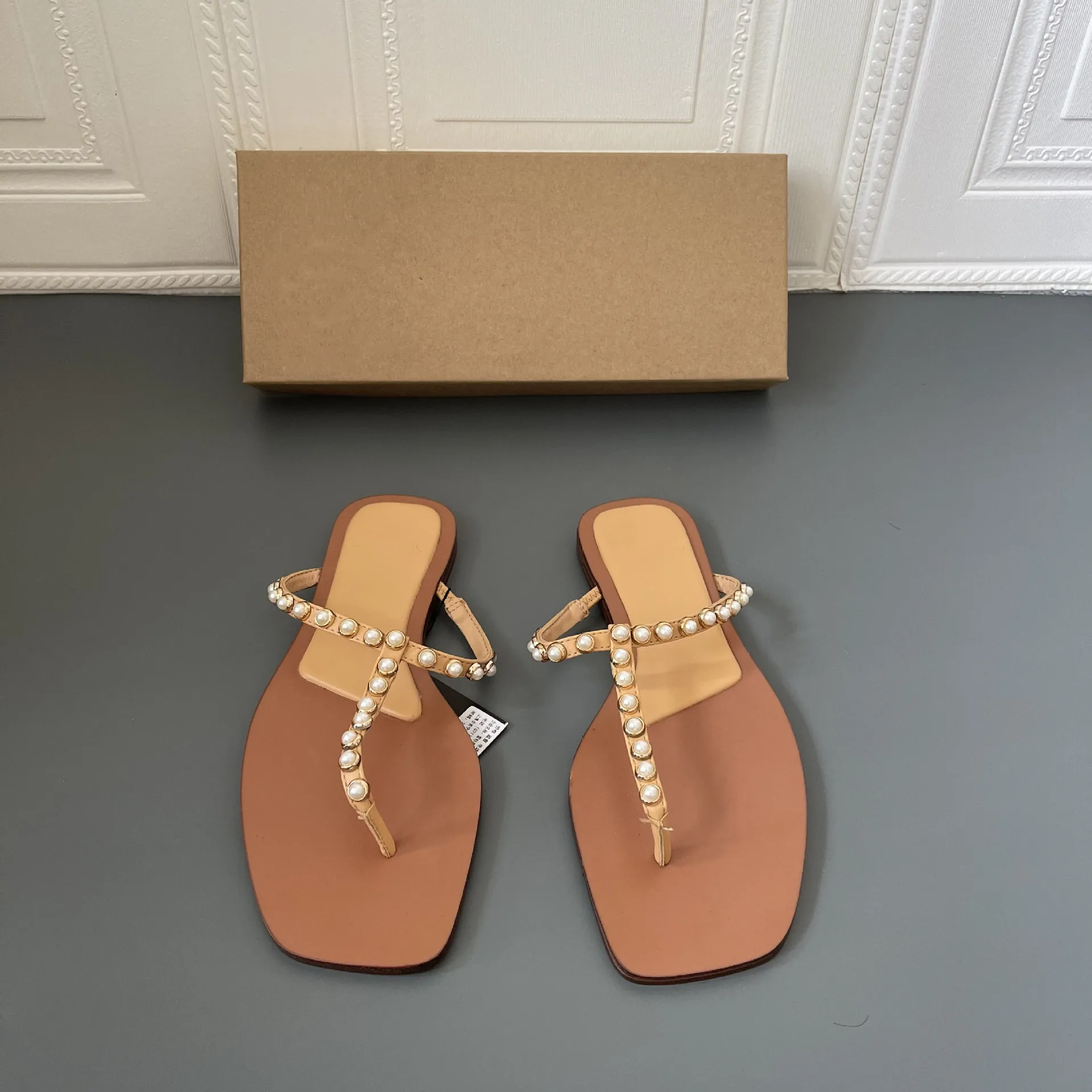 2022 New Summer Women's Sandals Shoes Flat Woman Slides Outdoor Beach Party Shoes Female Beaded Slippers Large Size 35~42
2022 New Summer Women's Sandals Shoes Flat Woman Slides Outdoor Beach Party Shoes Female Beaded Slippers Large Size 35~42