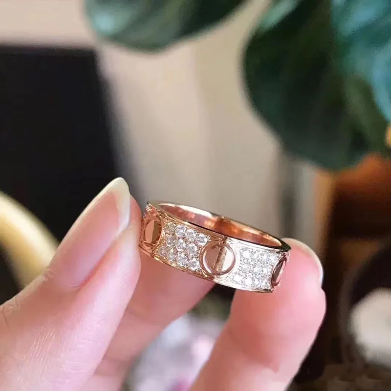 2023 new classic couple high-end love ring Banquet preferred ring Valentine's Day gift
2023 new classic couple high-end love ring Banquet preferred ring Valentine's Day gift