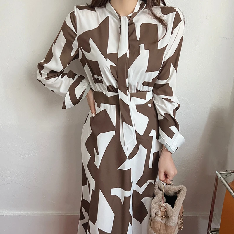 Женское осеннее платье средней длины с геометрическим принтом на шнуровке Элегантное повседневное свободное платье с длинным рукавом женс... 
Женское осеннее платье средней длины с геометрическим принтом на шнуровке Элегантное повседневное свободное платье с длинным рукавом женс...