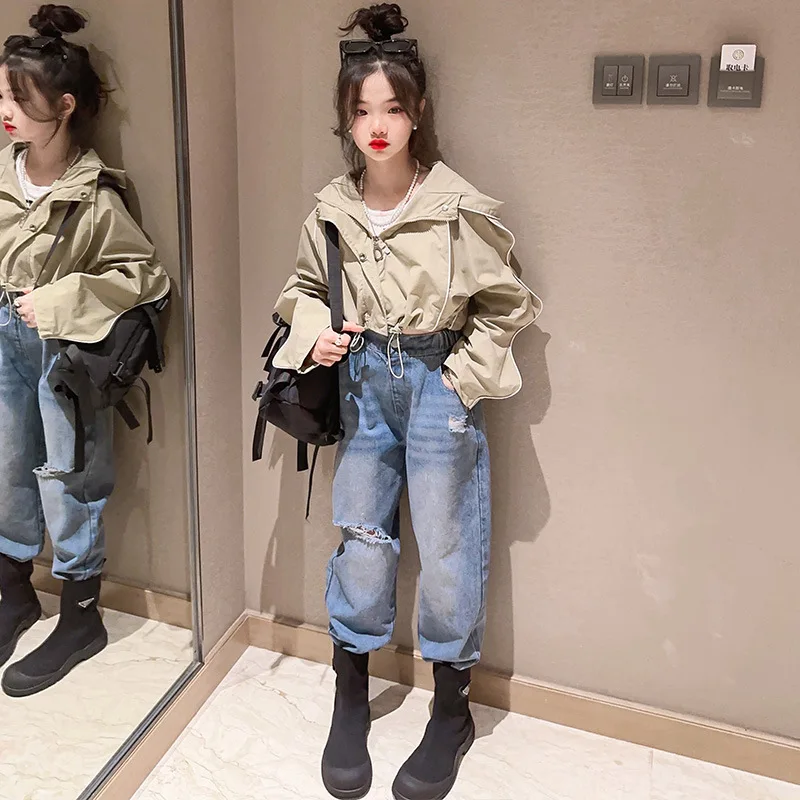 Spring 2023 girls' new style jacket wave sleeve jacket, new style fried street two-piece suit for middle and large children
Spring 2023 girls' new style jacket wave sleeve jacket, new style fried street two-piece suit for middle and large children