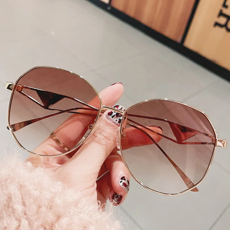 Unique Triangle Hollow Leg Cat Eye Sunglasses For Women New Fashio Brand Elegant Gradient Alloy Sun Glasses Female Shades Uv400
Unique Triangle Hollow Leg Cat Eye Sunglasses For Women New Fashio Brand Elegant Gradient Alloy Sun Glasses Female Shades Uv400