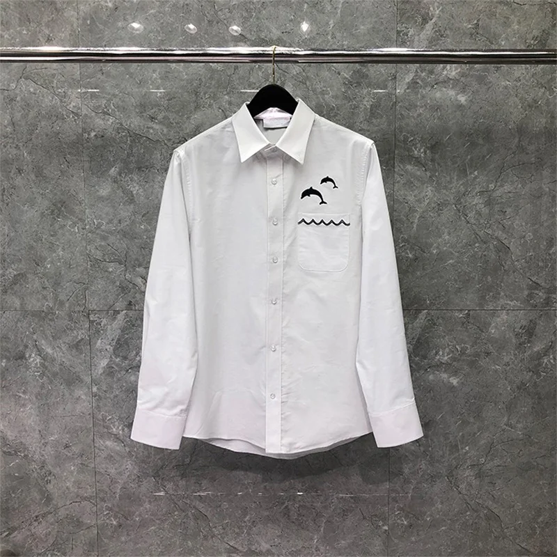 TB THOM Shirt Spring Autunm Long Sleeve Loose Blouse Custom Dolphin On Pocket Shirts White Casual Korean Fashion Men Clothing
TB THOM Shirt Spring Autunm Long Sleeve Loose Blouse Custom Dolphin On Pocket Shirts White Casual Korean Fashion Men Clothing