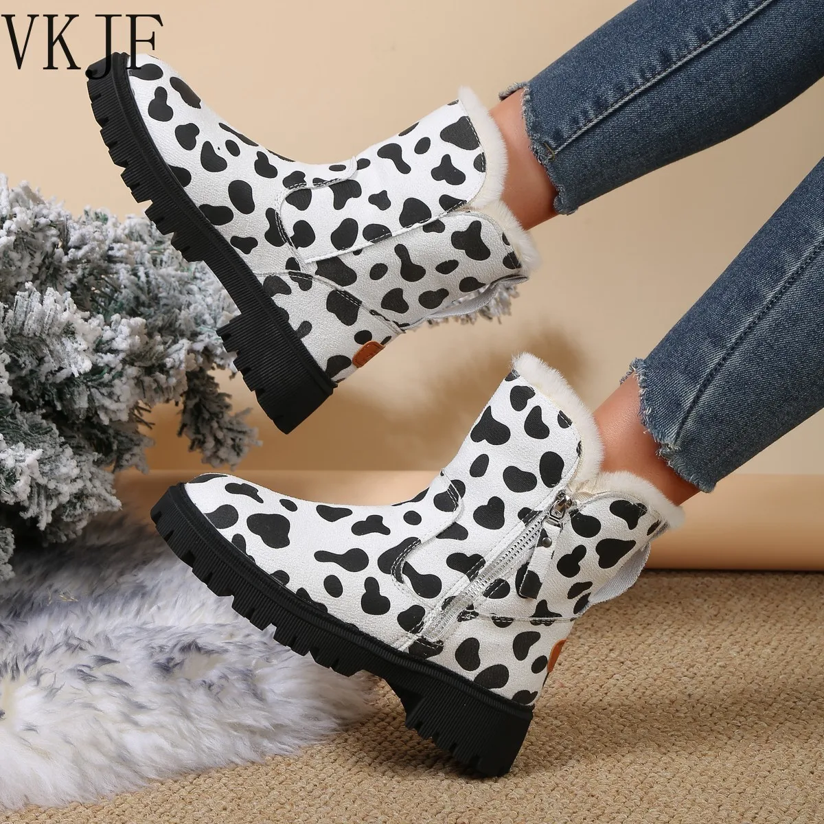 Milk Cow Print Thick Plush Snow Boots Women Winter 2023 New Non Slip Keep Warm Cotton Padded Shoes Woman Platform Ankle Booties
Milk Cow Print Thick Plush Snow Boots Women Winter 2023 New Non Slip Keep Warm Cotton Padded Shoes Woman Platform Ankle Booties