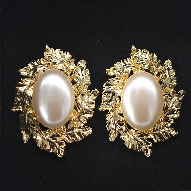 

Exaggerated Gold Leaves Pearl Earrings Baroque Dangler Big Imitation Pearl Earrings Ear Studs Women Ladies Indian Jewelry
