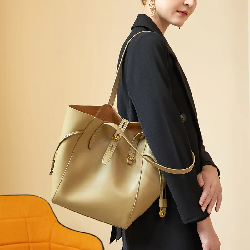 Women Leather Shoulder Bag Luxury Large Capacity Fashion Tote Bucket Bag Handbags Women Bags
Women Leather Shoulder Bag Luxury Large Capacity Fashion Tote Bucket Bag Handbags Women Bags