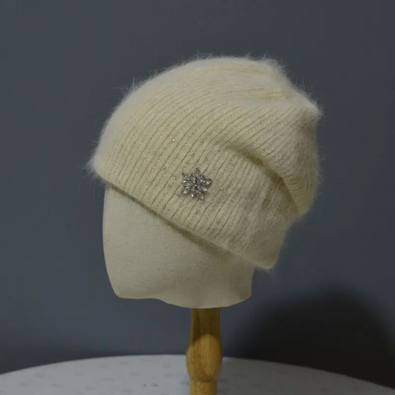 Женская зимняя вязаная шапка из кроличьего меха, с разрезом сзади
Женская зимняя вязаная шапка из кроличьего меха, с разрезом сзади