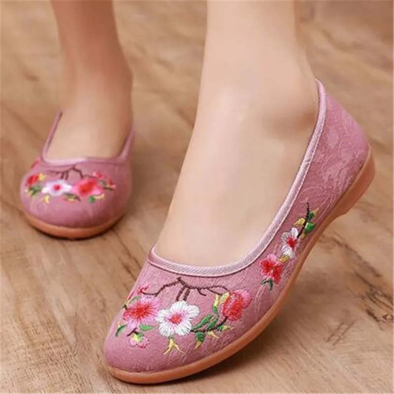New spring and autumn summer casual women's flat shoes casual embroidery ladies shoes
New spring and autumn summer casual women's flat shoes casual embroidery ladies shoes