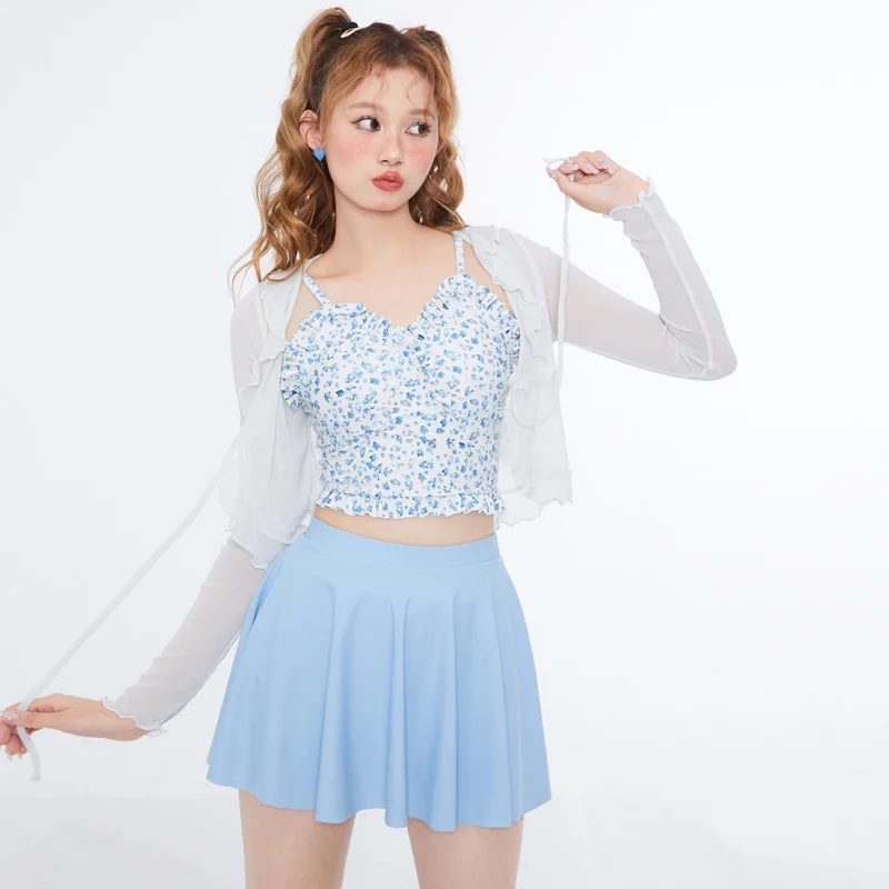 Korean Swimwear 2023 NEW Women Three Pieces Swimsuit Sling Top Swimming Skirt Holiday Hot Spring Wear Summer Beachwear
Korean Swimwear 2023 NEW Women Three Pieces Swimsuit Sling Top Swimming Skirt Holiday Hot Spring Wear Summer Beachwear