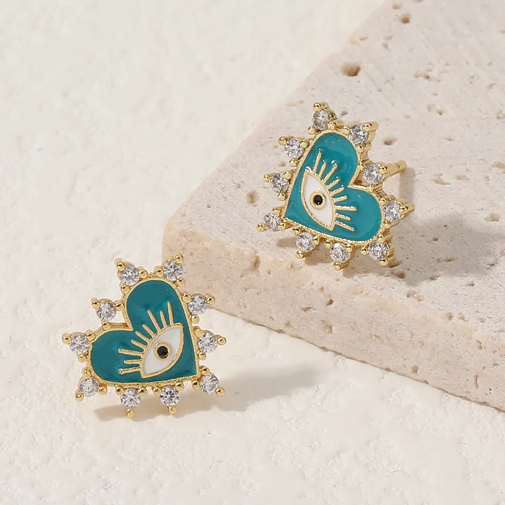 European style new women's fashion blue love stud earring heart-shaped eye punk girl cool summer fashion jewelry
European style new women's fashion blue love stud earring heart-shaped eye punk girl cool summer fashion jewelry