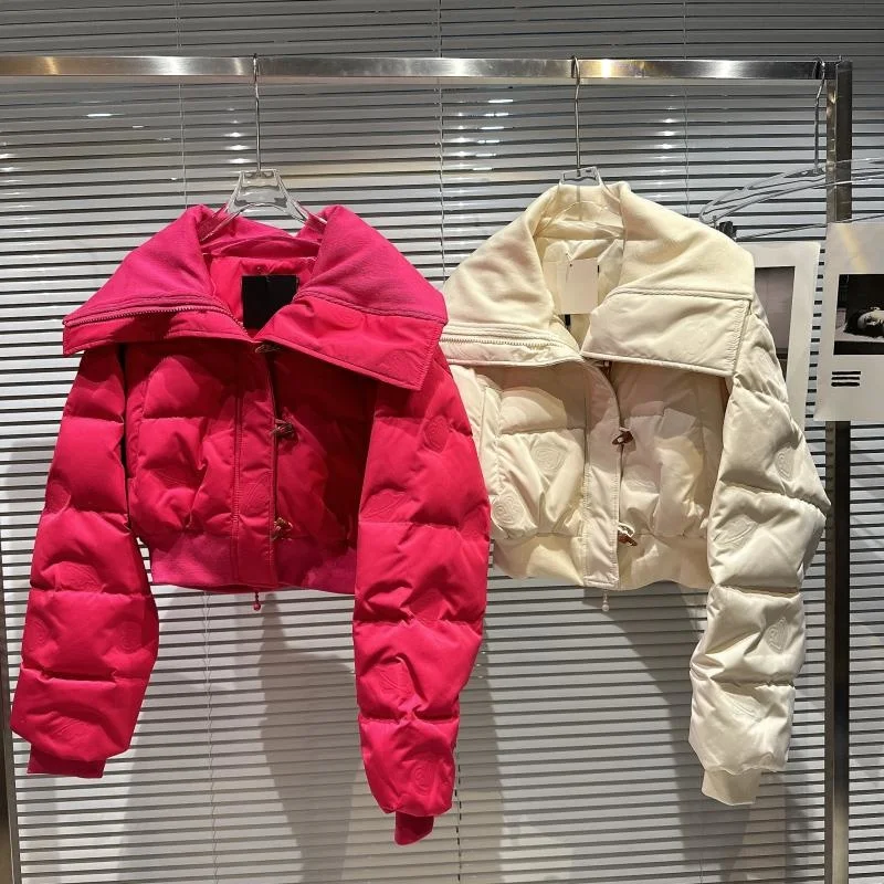 2022 Winter New Collection Long Sleeve Big Turn Down Collar White Duck Down Jacket Women Short Warm Coat
2022 Winter New Collection Long Sleeve Big Turn Down Collar White Duck Down Jacket Women Short Warm Coat