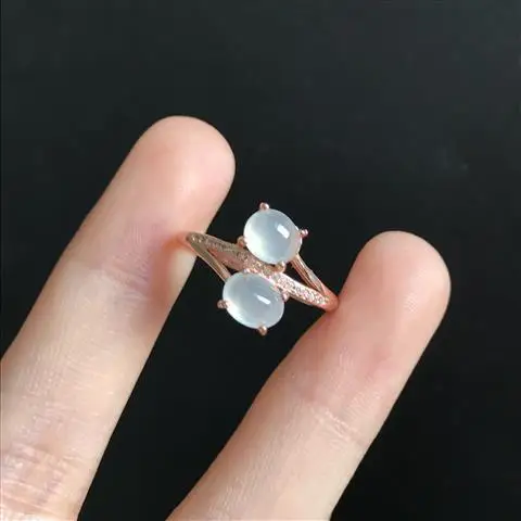 Designer craft natural chalcedony winding irregular shape adjustable ring retro light luxury charm female silver jewelry
Designer craft natural chalcedony winding irregular shape adjustable ring retro light luxury charm female silver jewelry