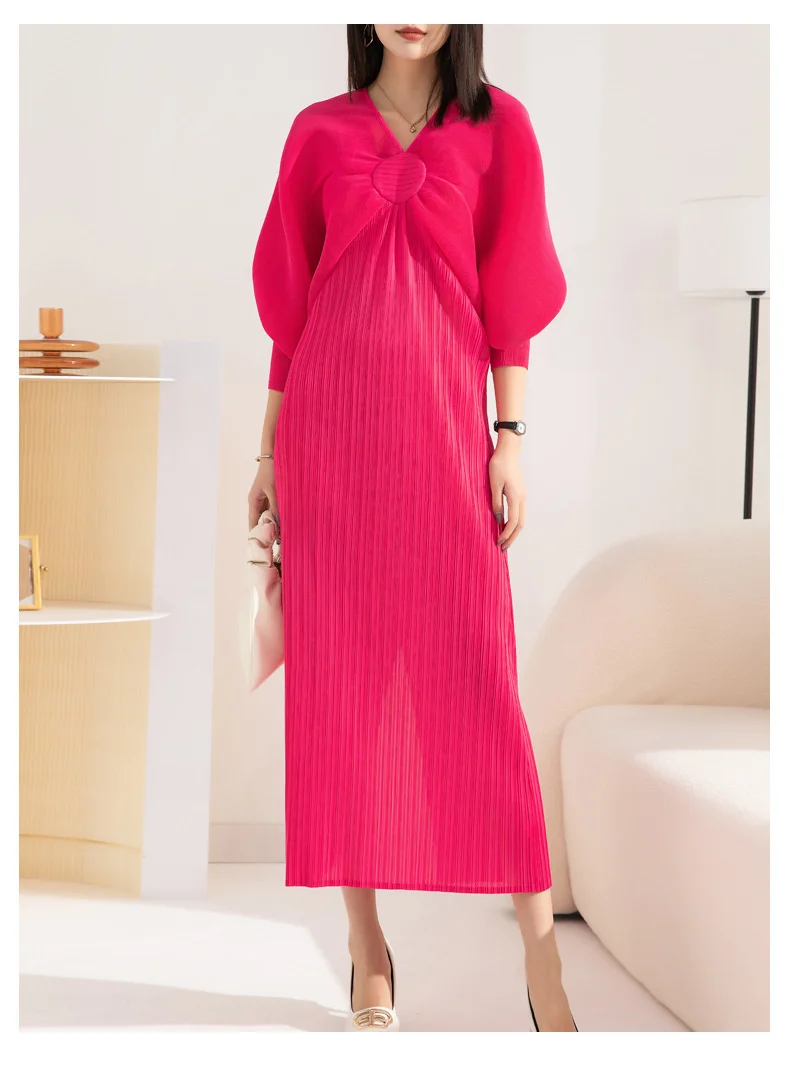 Платье женское Плиссированное средней длины с V-образным вырезом и рукавом «летучая мышь»
Платье женское Плиссированное средней длины с V-образным вырезом и рукавом «летучая мышь»