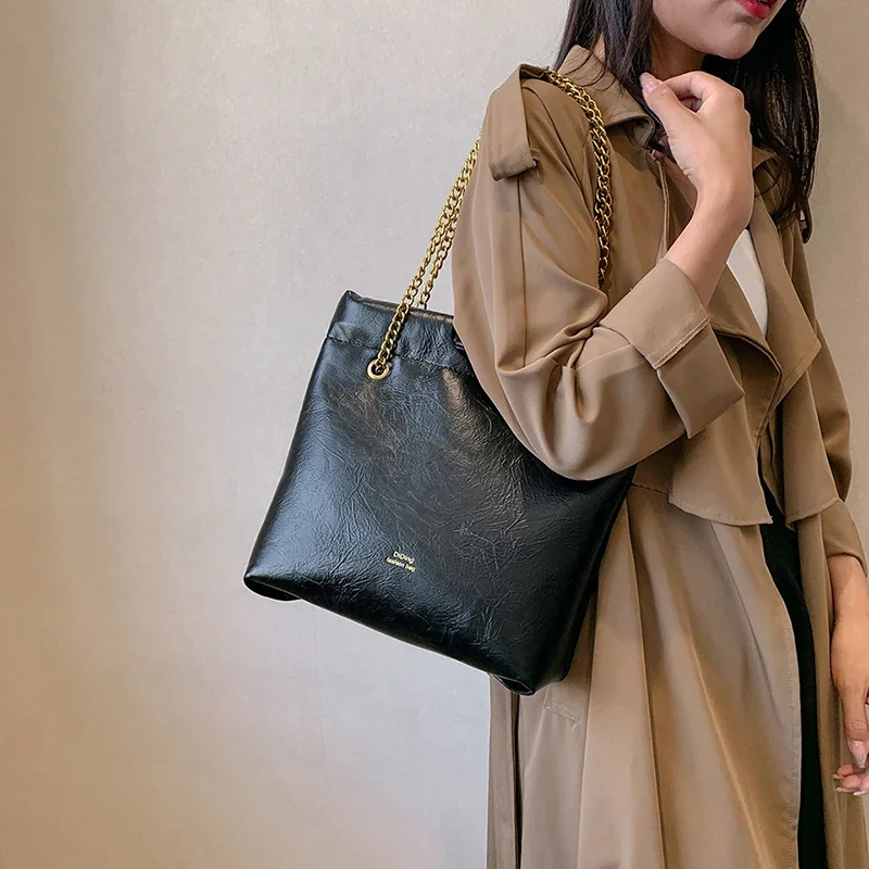 2023 Ins Women's Versatile Casual Shoulder Bag Adult Fashion PU Square Shopping Bag Unisex Large Capacity Metal Chain Handbag
2023 Ins Women's Versatile Casual Shoulder Bag Adult Fashion PU Square Shopping Bag Unisex Large Capacity Metal Chain Handbag