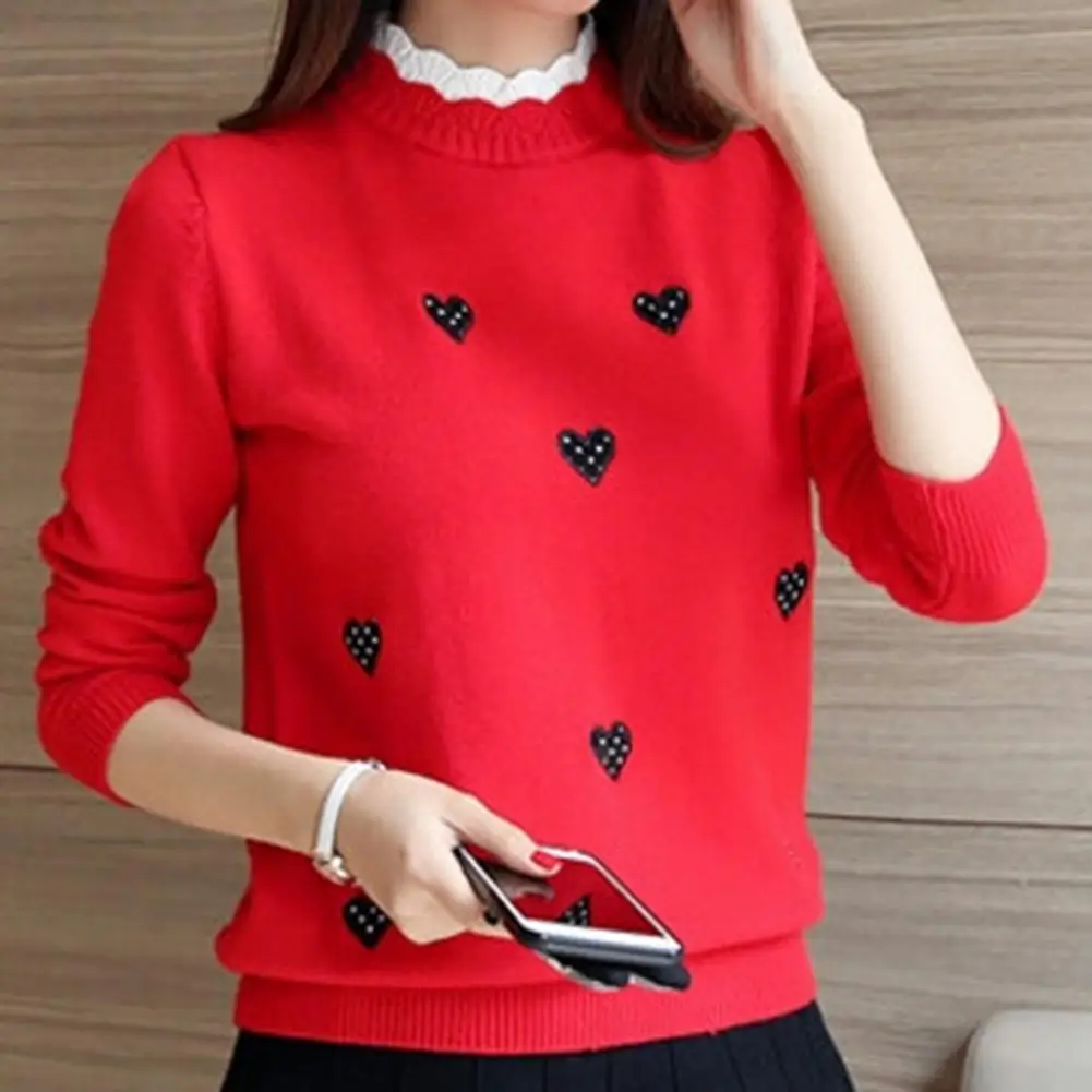 Вязаный пуловер в рубчик с длинными рукавами и кружевным воротником
Вязаный пуловер в рубчик с длинными рукавами и кружевным воротником