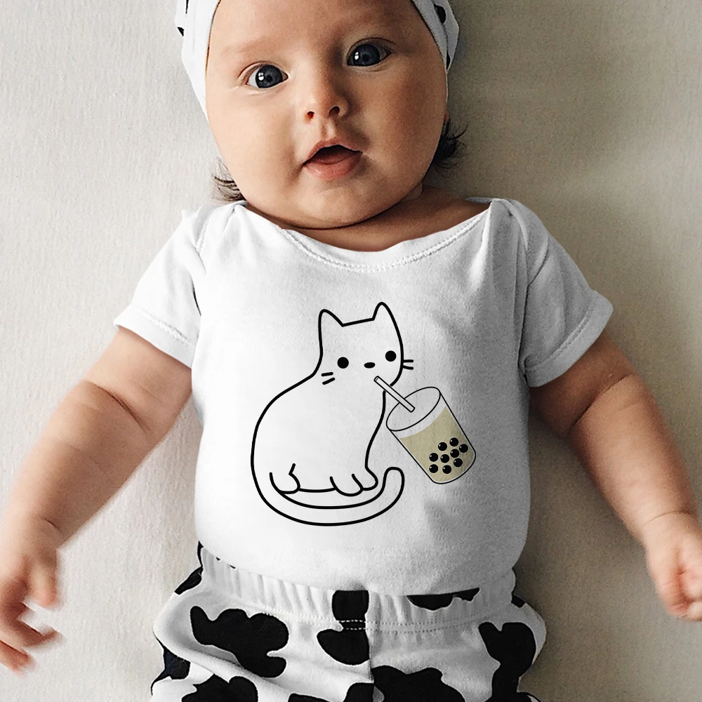Funny White Cat Drinking Milk Tea Cartoon Graphics New O-Neck Infant Romper Kawaii Creative Harajuku Casual Baby Girl Boy Onesie
Funny White Cat Drinking Milk Tea Cartoon Graphics New O-Neck Infant Romper Kawaii Creative Harajuku Casual Baby Girl Boy Onesie