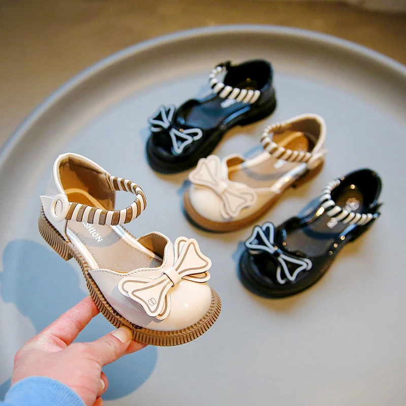 Spring/Autumn Girls Lolita Shoes Patent Leather Mary Janes Shoes Platform Women Flats Round Toe Ladies Butterfly-knot Shoes
Spring/Autumn Girls Lolita Shoes Patent Leather Mary Janes Shoes Platform Women Flats Round Toe Ladies Butterfly-knot Shoes