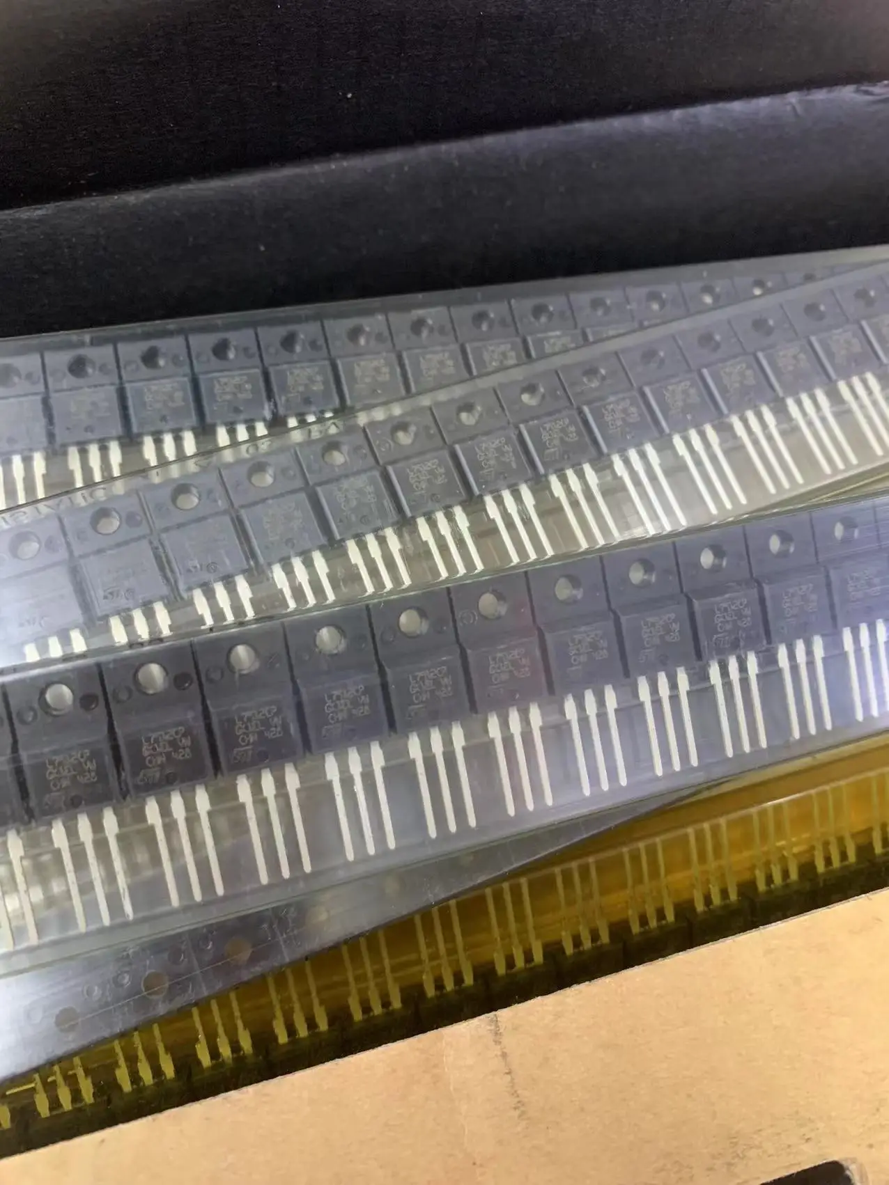 L7912CP оригинальный чип BOM Match/one-stop
L7912CP оригинальный чип BOM Match/one-stop