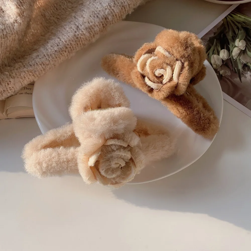 Gift French Flower Retro Hair Grab Clip Fairy Luxury Shark Clip Korean Style Hair Claw Plush Female Hair Claw
Gift French Flower Retro Hair Grab Clip Fairy Luxury Shark Clip Korean Style Hair Claw Plush Female Hair Claw