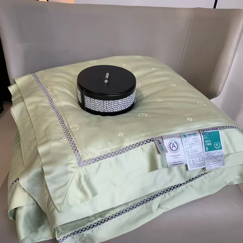 Летнее одеяло из лиоцелла и полиэстера, JACQUARD, Односпальное/Двуспальное
Летнее одеяло из лиоцелла и полиэстера, JACQUARD, Односпальное/Двуспальное