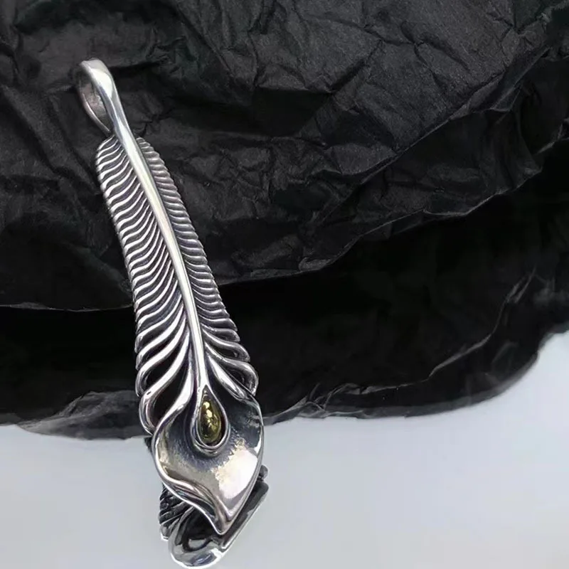 S925 Sterling Silver Pendant Wholesale Graffiti Feather Emerald Necklace Men And Women Can Wear Versatile Handmade
S925 Sterling Silver Pendant Wholesale Graffiti Feather Emerald Necklace Men And Women Can Wear Versatile Handmade